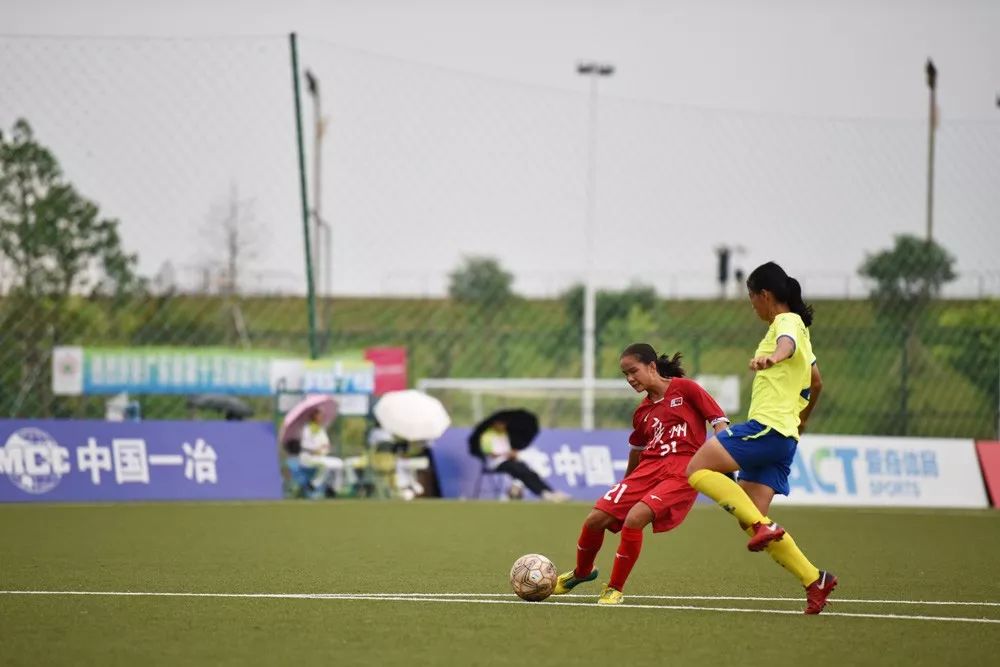 女子足球賽事最新動態與小巷深處的獨特足球風味小店