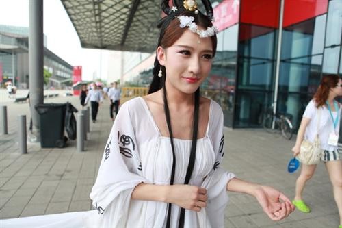 “小燦反串新視頻”,小燦反串新視頻,探索自然美景的旅行,尋找內心的平和