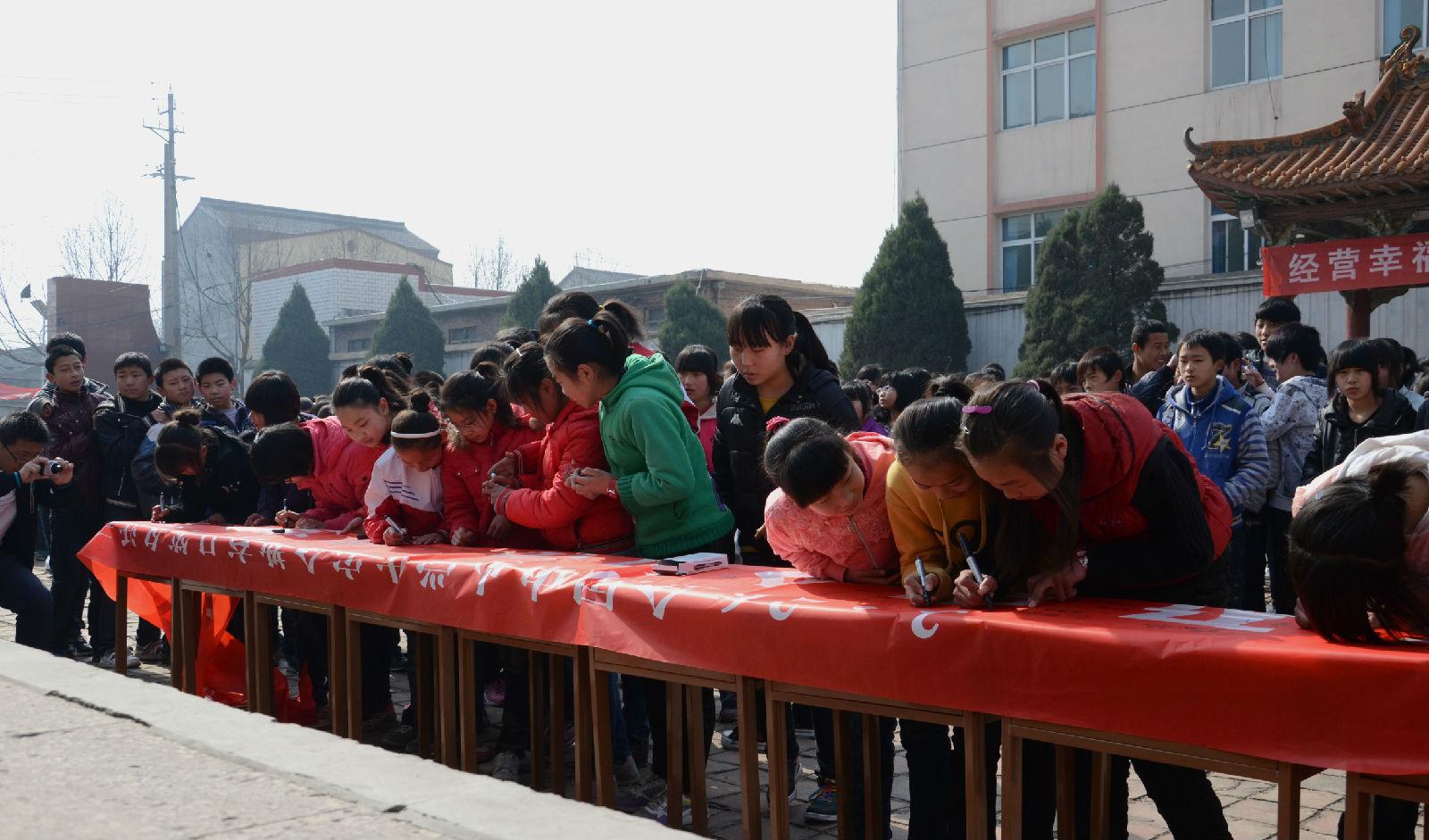 詩歌比賽,才華與自信的璀璨盛宴