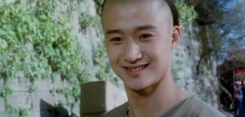 搞笑電視劇探秘,神秘寶藏與小巷深處的特色小店