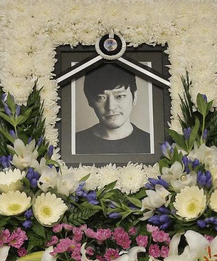 紀念逝去的星光,高科技產品致敬去世演員