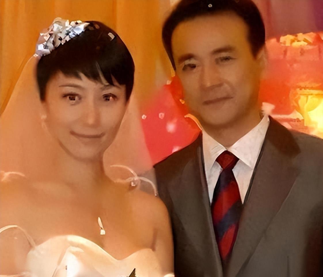 郝蕾探尋小巷中的隱秘美味,美食之旅獨家揭秘