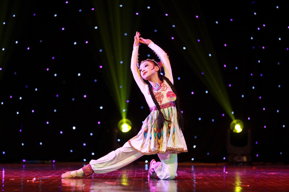 最新幼兒舞蹈展示,歡樂的自然美景探索之旅