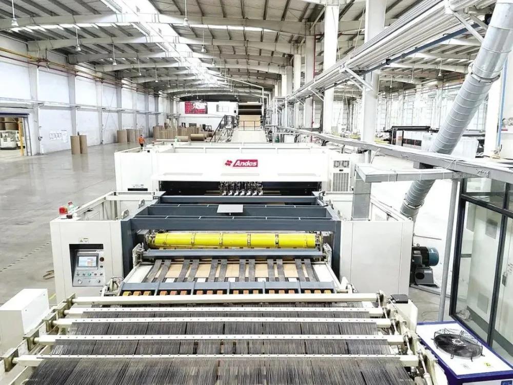 紙箱廠設備價格深度解析與探討,全方位探討紙箱生產設備價格及選購建議