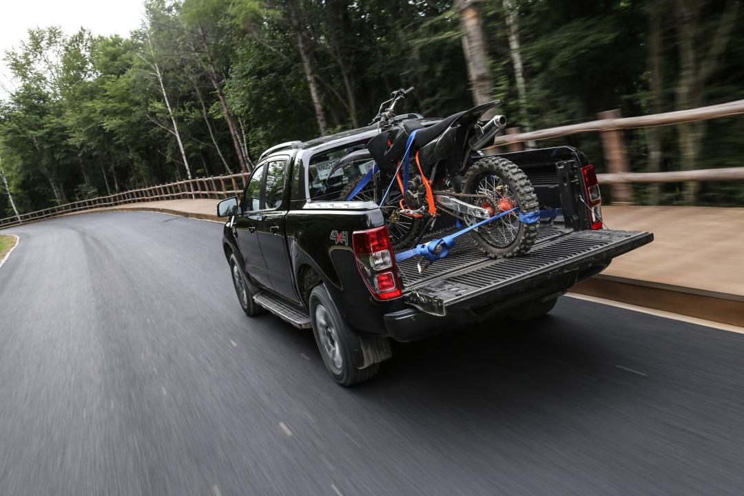 新款柴油進(jìn)口皮卡，家庭冒險之旅的理想伙伴