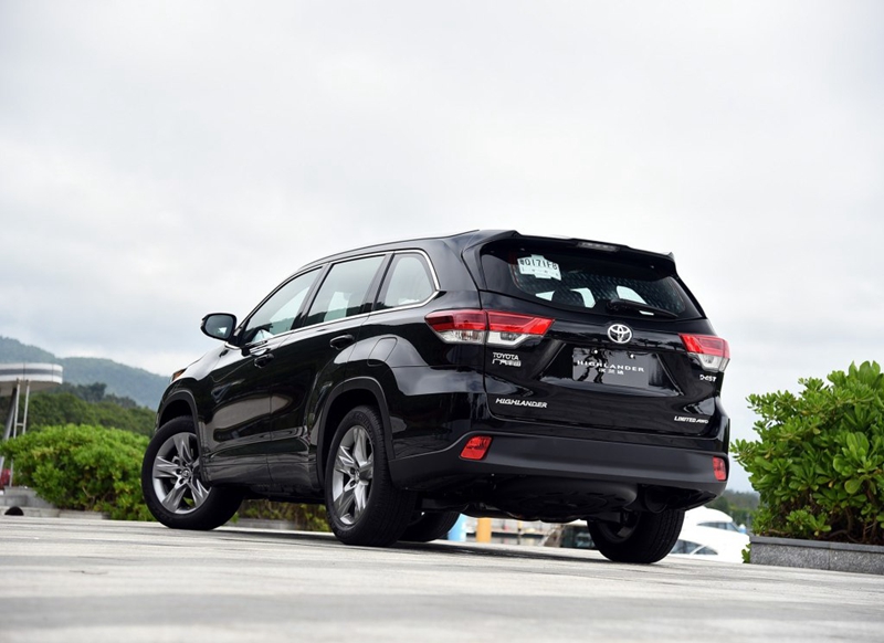 汽車價格資訊,探尋內心平靜的旅程,駛向自然美景的啟程