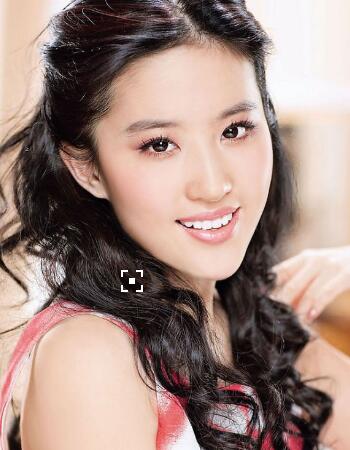 明星的八字,隨著人們對命運和星宿的關注度不斷提高,明星的八字成為了公眾話題的熱點之一。所謂八字,是根據一個人的出生年、月、日、時來推斷其一生的命運走勢。對于明星而言,他們的八字更是備受關注。本文將從正反兩個方面對明星的八字進行分析,并闡述個人觀點。