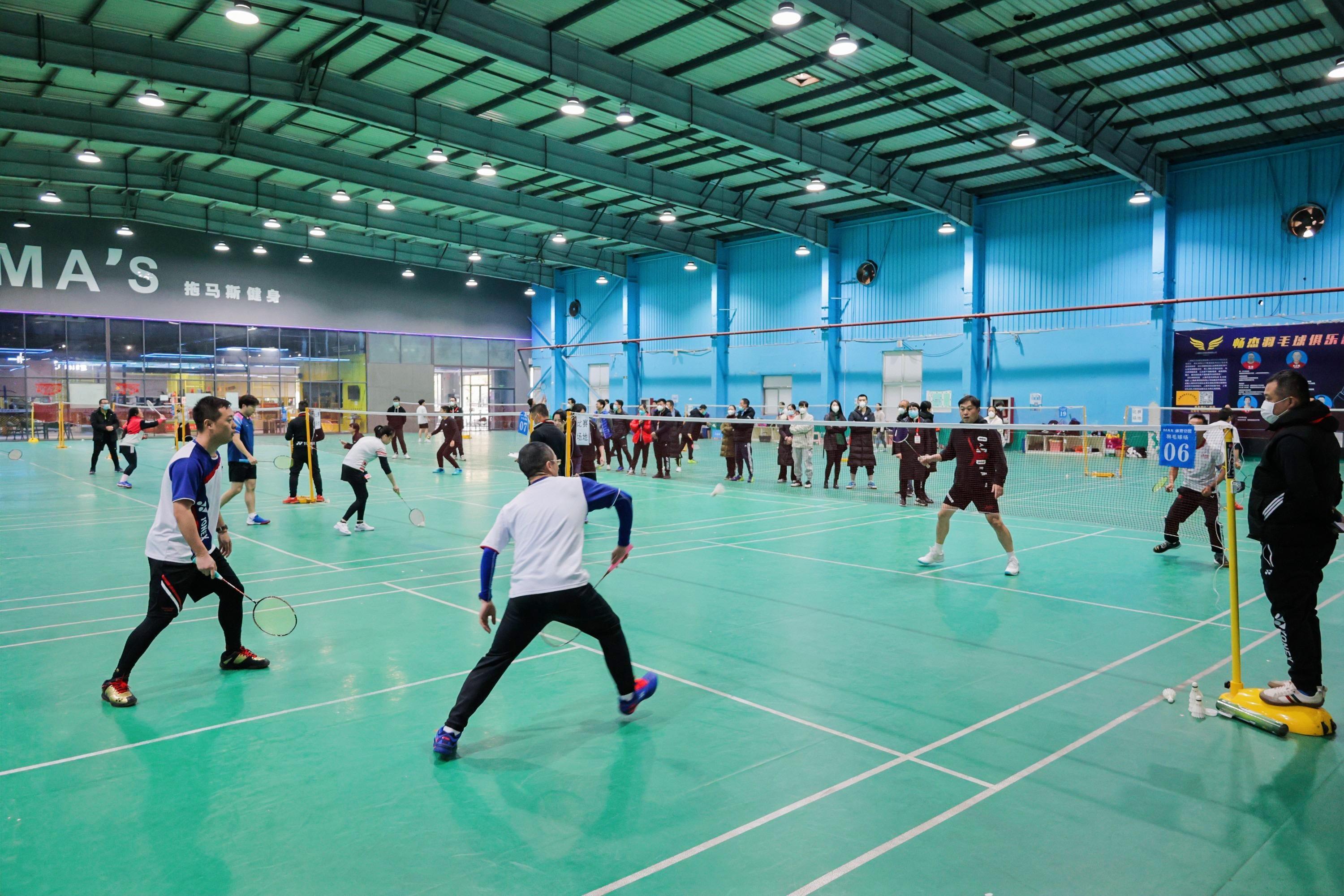 社區羽毛球比賽，促進交流與健康的積極活動