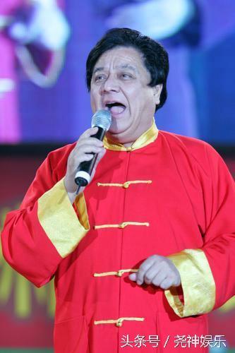 鼻子好看的男明星與高科技產品的完美融合,探索最新功能與極致體驗體驗