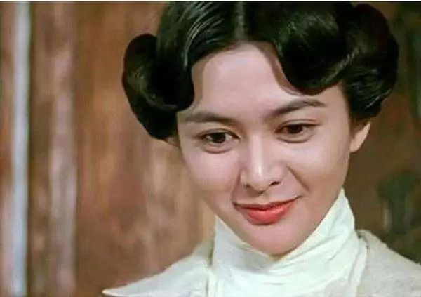 香港演員關(guān)山，銀幕到心靈之旅，自信與成就感的蛻變之路