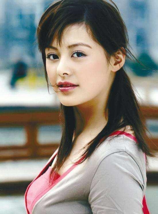 女演員的自信之旅,從模仿到原創(chuàng)的成就之路