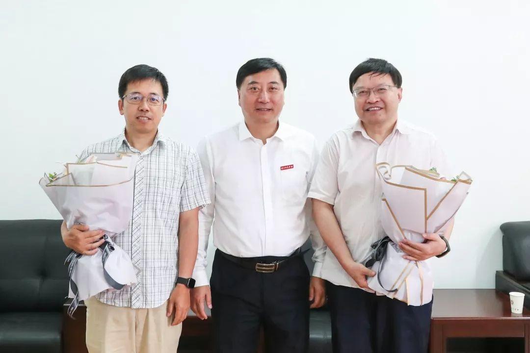 三行情書(shū) 獲獎(jiǎng)作品,三行情書(shū)獲獎(jiǎng)作品,自然之旅的心靈探索