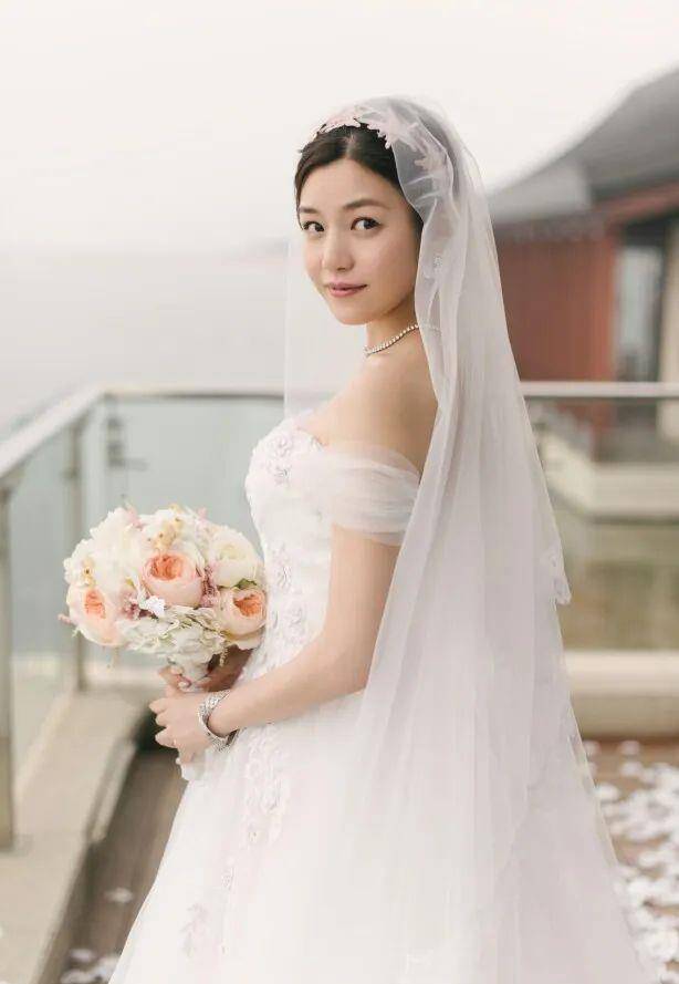 明星婚紗,明星婚紗,科技之光下的夢幻之選?