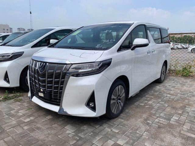 最新款埃爾法圖片展示,最新款埃爾法圖片展示，小巷深處的隱藏瑰寶