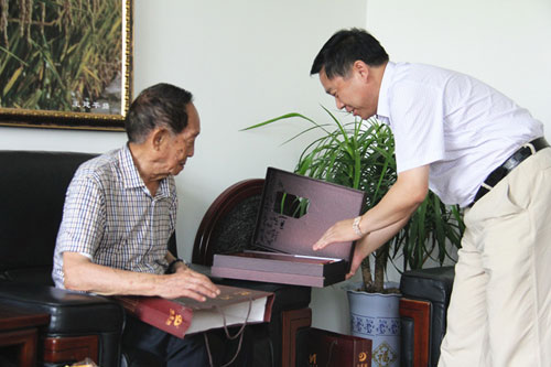 陳社強(qiáng)最新動(dòng)態(tài)揭秘,最新進(jìn)展與活動(dòng)報(bào)道??