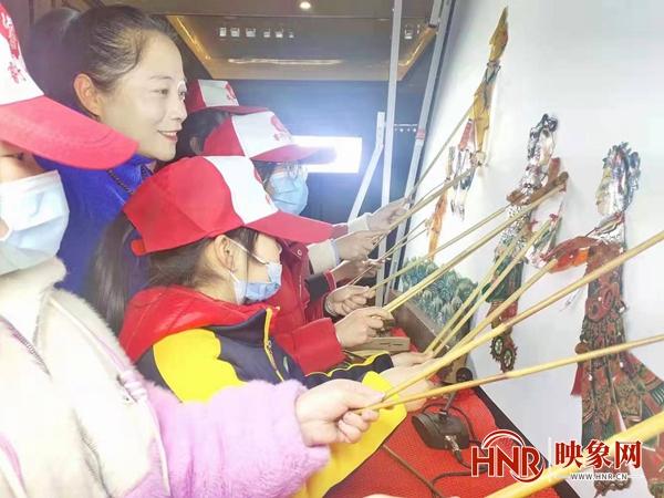 羅山皮影新戲在線，科技與傳統(tǒng)藝術(shù)的融合盛宴