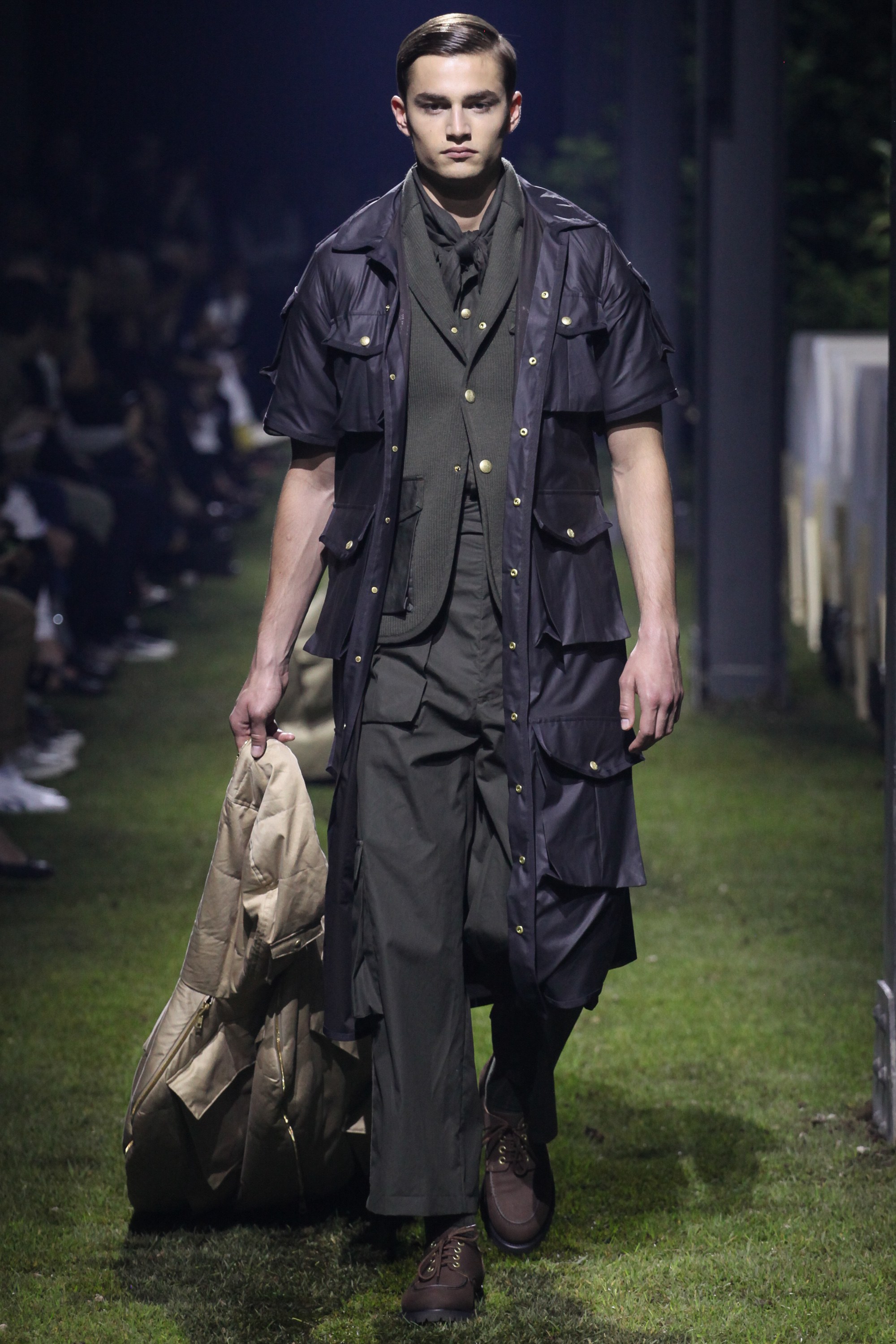 最新男裝周，時(shí)尚變遷中的自我挑戰(zhàn)與成長(zhǎng)之旅探索