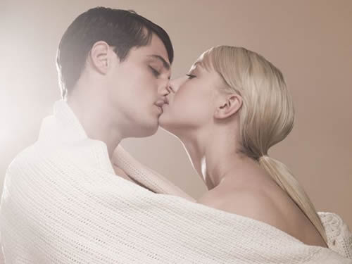 深度解析夢境中的奇妙邂逅，夢見與明星接吻的奧秘