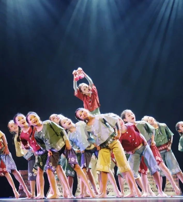 參加舞蹈比賽的好處全解析，提升技藝、鍛煉身心與拓展社交舞臺的絕佳機會