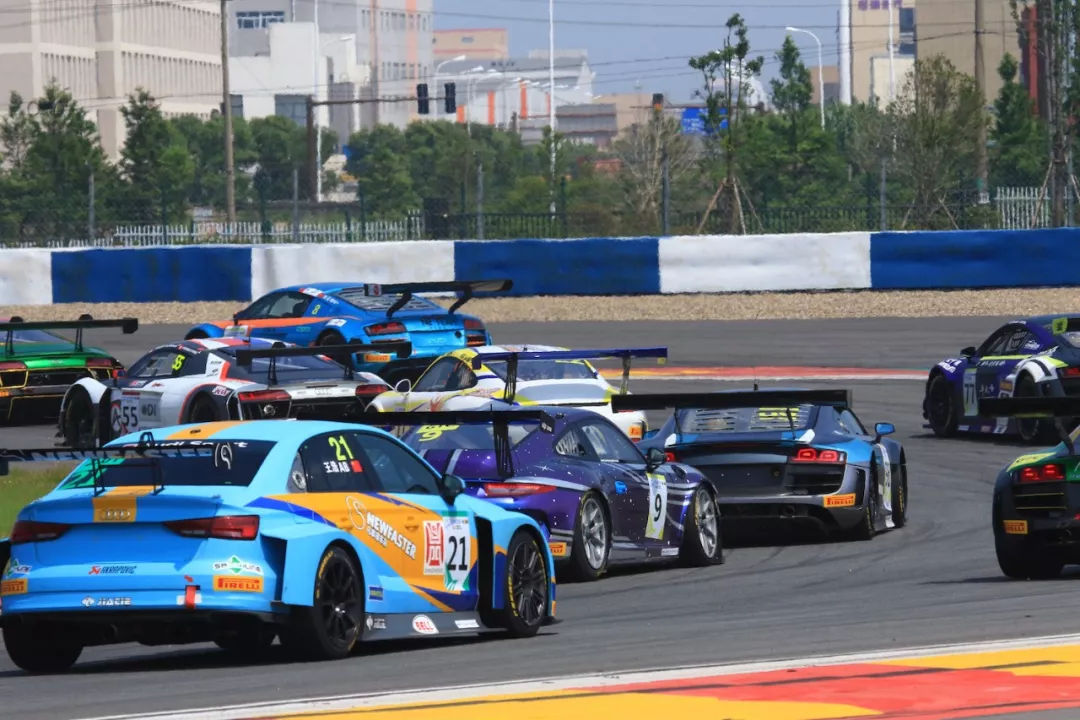 下載賽車比賽,速度與激情的極致盛宴