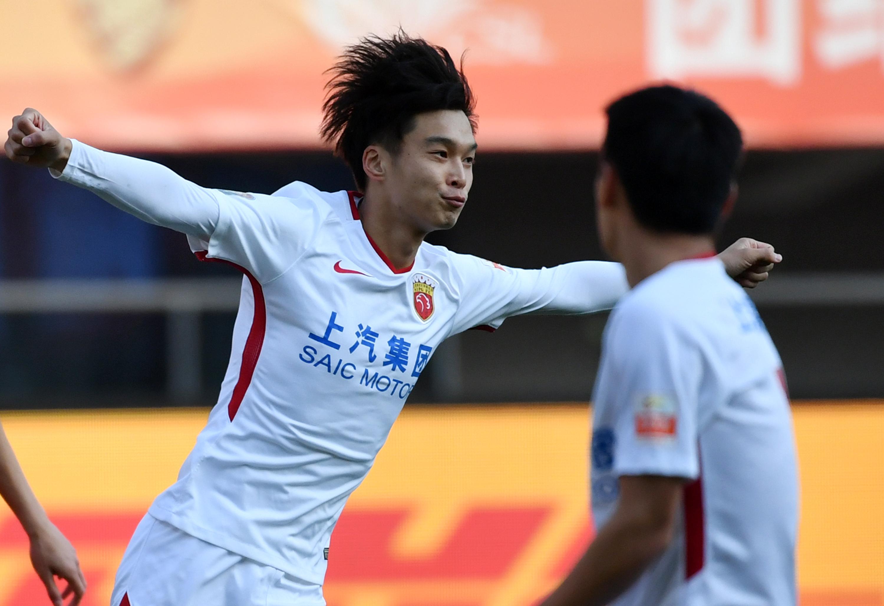 上港今日賽事與小巷中的獨特風情，隱藏魅力小店的探索