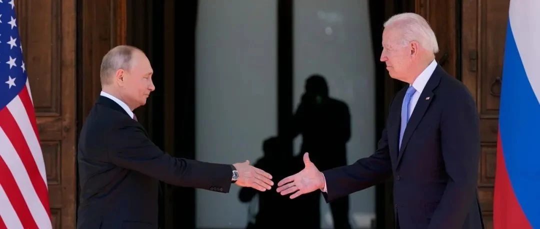 攀登魯爾山,展現自信與成就,最新在線視頻學習之旅