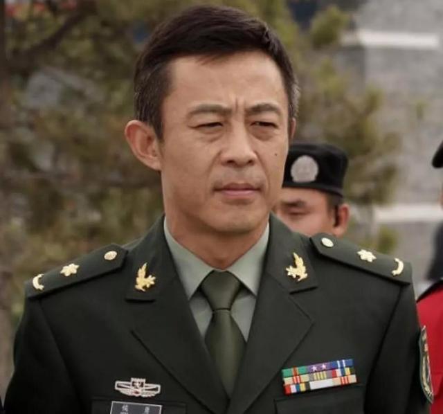 李幼斌，軍銜最高的明星，榮耀與地位的象征