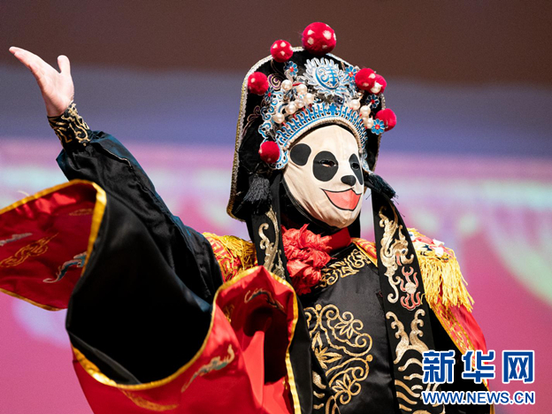 川劇變臉演員,傳承演繹神秘國粹藝術之道