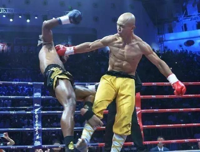 泰拳佐龍比賽，技藝與激情的較量視頻欣賞