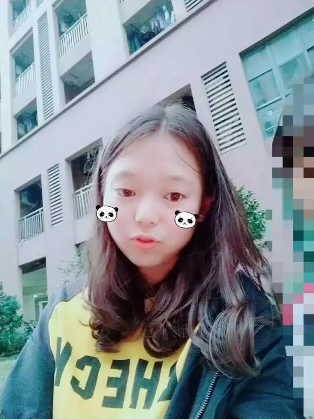 李詩詩探秘小巷之旅，遇見獨(dú)特小店揭秘其秘密