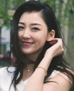 演員胡雪兒的趣事與友情紐帶日常揭秘