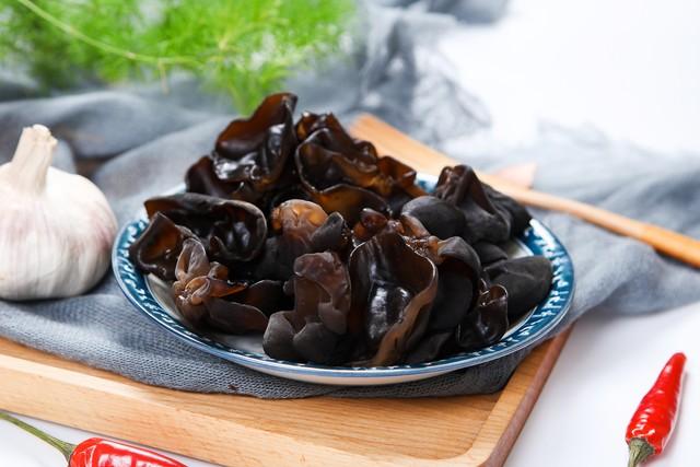 韭菜中毒事件最新進展與小巷秘密美食店探秘揭秘