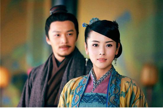 閔柔的日常，舞臺(tái)內(nèi)外的趣事與真摯友情之旅