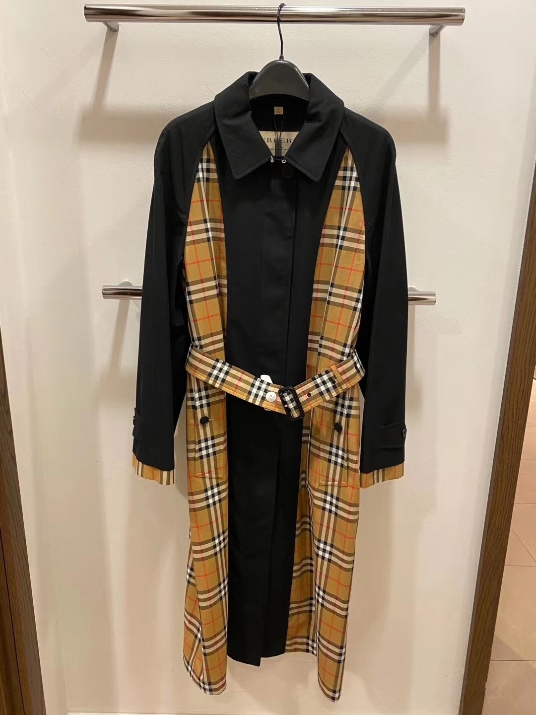 巴寶莉新款風(fēng)衣，時(shí)尚巔峰之選，引領(lǐng)潮流新風(fēng)尚