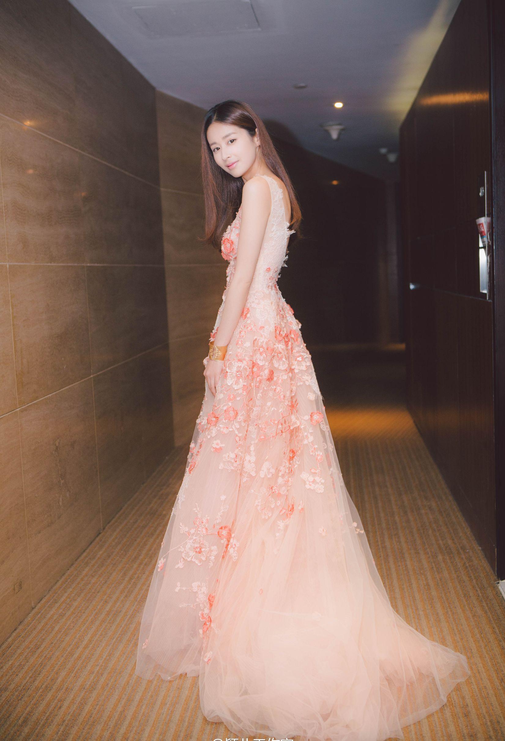 甜美女明星,星光下的璀璨旅程