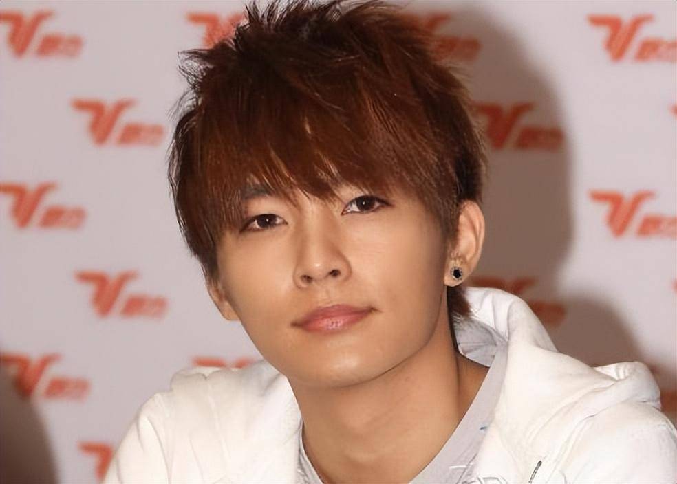 炎亞綸最新動態(tài)，引領(lǐng)科技潮流，生活因他煥新彩