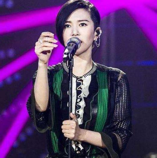 如何成為歌手演員,一步步邁向舞臺的指南