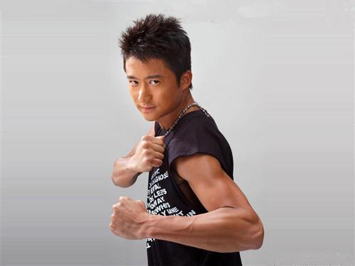 武術冠軍演員的成長之路，學習并精通武術技能的秘訣