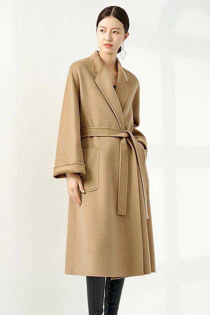 最新款女毛呢大衣，時尚潮流與地位的獨特展現