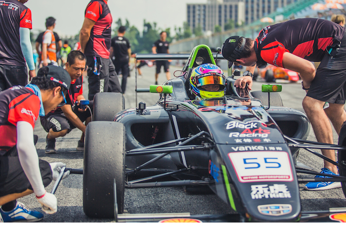 少年賽車比賽,速度與激情的較量之戰