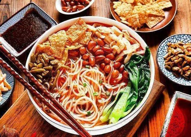 探索未來餐桌，最新創意美食無限可能