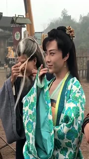 揭秘最新易容術，化妝藝術的魅力與技巧探索