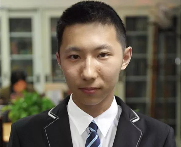 張一帆最新風采，璀璨新星在時代舞臺上閃耀