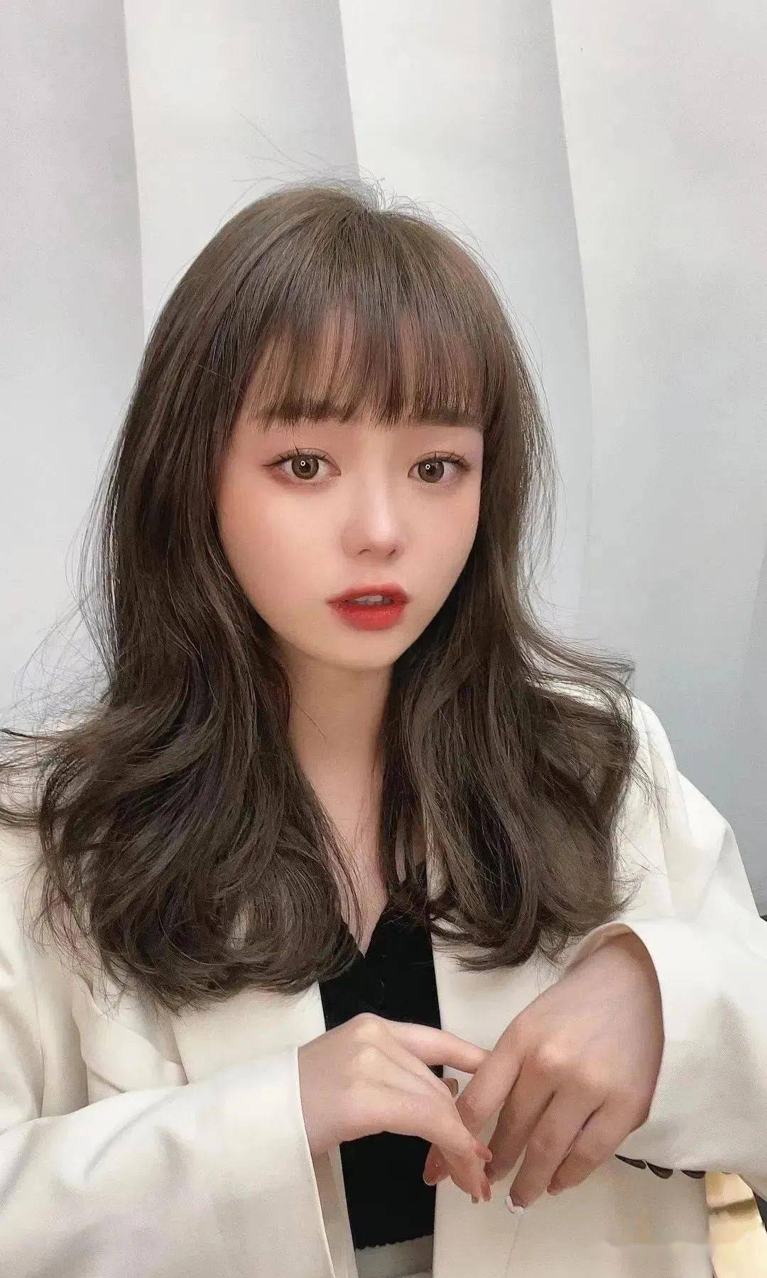 最新流行發型造型詳解，步驟指南與造型展示