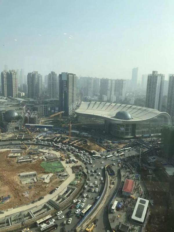 光谷綜合體最新動態揭秘,一天中的新奇變化