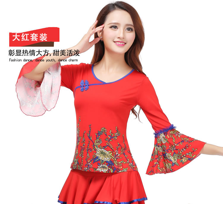 現代舞女裝新款，小巷中的隱秘時尚探索