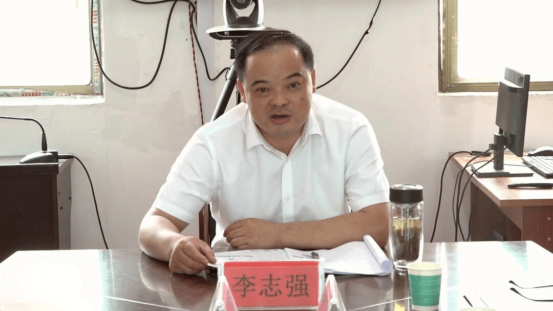 平南鎮書記李志強,勵志之光引領自信之路