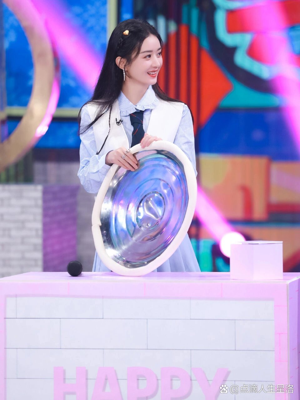 趙麗穎在快樂大本營的最新動態，互動教程與實時了解節目動態