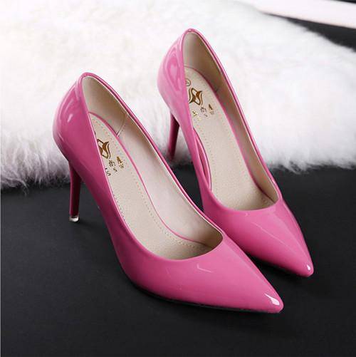 2025年全新時尚高跟鞋,讓你瞬間成為焦點女神,重磅推薦與評測