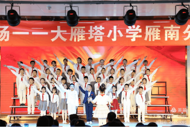 小學生愛國歌曲精選,唱響童年的愛國情旋律